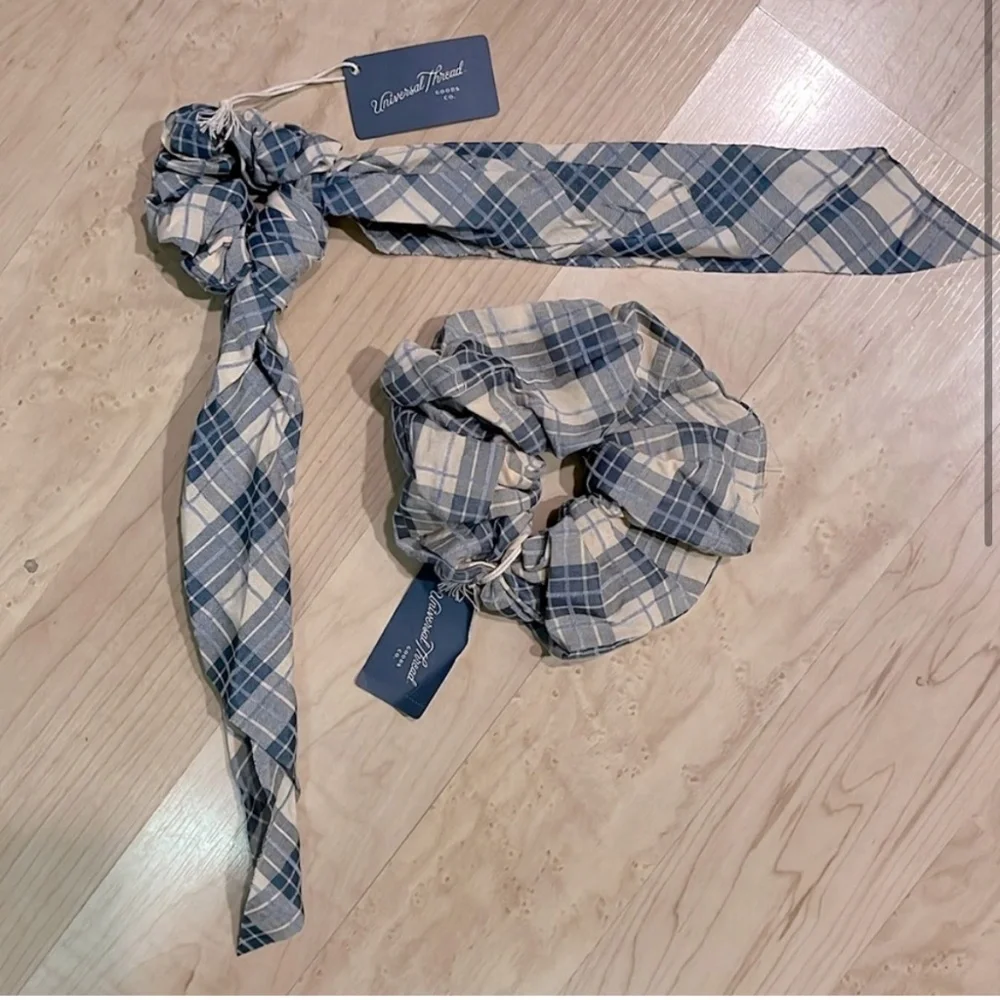 NEW Blue Check Pattern Universal Thread hair tie 